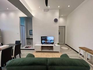 Jk KingCentreHotel A2 9pax 8 Beds 3BedR 2BathR - 4