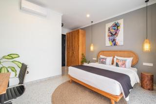 5th Element Villa Canggu - Urban Tropical Retreat meters from Canggu Beach - Canggu - 4