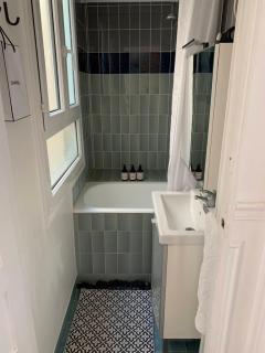 Central Paris Elegant Apartment near the Eiffel Tower and Invalides - 3