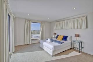 Georges Bay Luxury - St Helens - 1