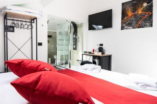 VOLCANO'S SUITE - ETNA - Private Room with Jacuzzi in Catania Center - Catania - 5