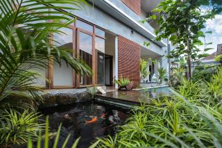 Simple Classic Room with Own Kitchen & Shared Pool - Ubud - 0