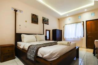 Simple Classic Room with Own Kitchen & Shared Pool - Ubud - 3