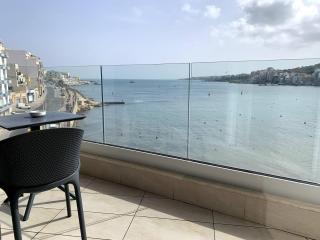 Lovely 1bed Seafront Spb - Flat 4 By Homely - St Paul's Bay - 7