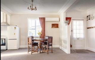 Cozy homestay room with garden view, free parking & fast Wi-Fi - 3