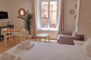 COSY - Climatisé - 2 pas du port - Place aux Herbes - 3