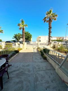 Apartment with garden - sea view - 9