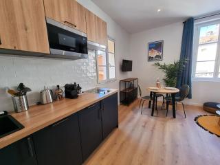 CHIC - Climatisé - 2 pas du port - Place aux Herbes - 1