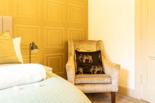 Renton Apartment - 2