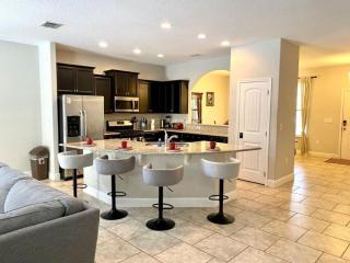 Last Minute Disney Getaway! Private Pool, Hot Tub & Games Room. Book Now! #93359 - Davenport - 4