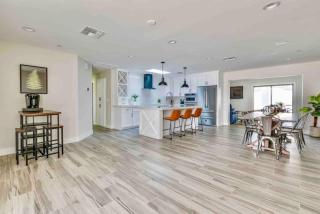Luxurious Old Town Remodel Home W Heated Pool - Scottsdale - 9