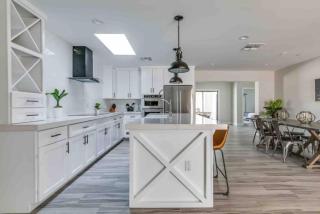 Luxurious Old Town Remodel Home W Heated Pool - Scottsdale - 4