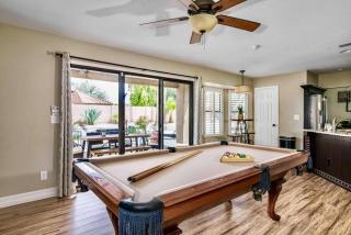 Huge Backyard W Heated Pool, Fire Pit & Bbq - Phoenix - 6