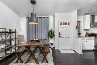 Spacious Backyard W Free Heated Pool, Tv And Bbq - Scottsdale - 1