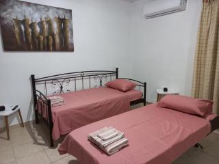 Sophie's Sunny Spot 1 - 8