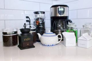 Modern 1br Home Full Kitchen Smarttv - Calgary - 3