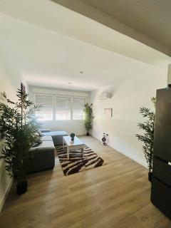 Apto 1 Leones con Wifi y Netflix - 5