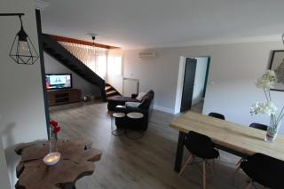 Bastia - Very spacious 130m2 Villa Top Apartment with Garden, 2 AC Bedrooms, Near Port, City Center, and Beaches in Bastia" - 1