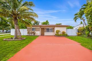 Casa Neisy Florida 10 minutes from Hollywood Beach and Hard Rock Hotel & Casino Hollywood - Hollywood - 0