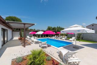 Nino with Shared Pool - Poreč - 0
