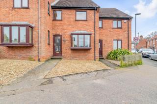 3BR Home Parking Dart Board Pet Friendly - 4