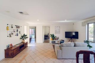 Entire Cozy 2-Bedroom House in Mount Waverley - 5