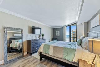 Coastal Charmer Ocean View Pool Walk to shopping dining Trillium 601 - New Smyrna Beach - 7