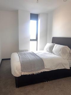 High Point 2 Bed Apartment - Bradford - 3