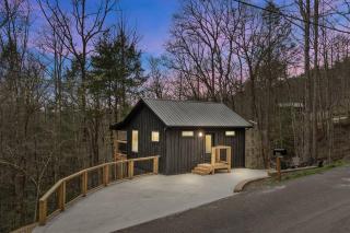 Honeymoon Couples Cabin Secluded, Hot Tub, Views - Sevierville - 9