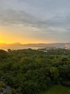 Charmoso Apartamento no Guaruja - Guarujá - 0