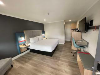 The Midtowner Hotel, SureStay Collection by Best Western - Sacramento - 9