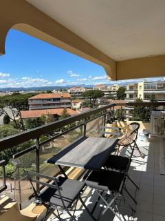 Studio cabine en étage, front de mer - Fréjus - 4
