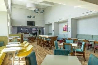 Hampton Inn & Suites Cleburne - Cleburne - 6