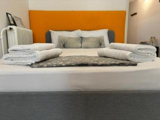Artistic Flat Next to Historical center of Athens - Athens - 5