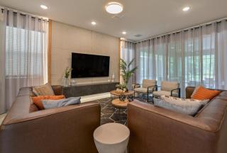 Last Minute Disney Getaway! Private Pool, Hot Tub & Games Room. Book Now! #97757 - Kissimmee - 4