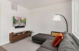 Modern Elegance on Linden - Walk, Bike Everywhere! - 8