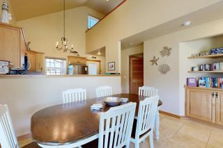 Howard's Lakehouse by the Sea - 6