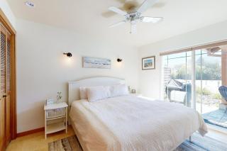 Howard's Lakehouse by the Sea - 1