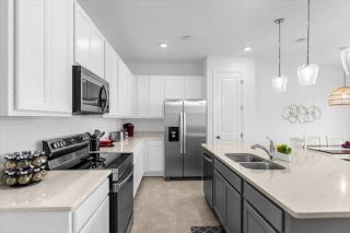 Last Minute Disney Getaway! Private Pool, Hot Tub & Games Room. Book Now! #93763 - Davenport - 3