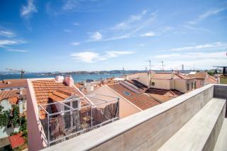 2BR Terrace with Tagus View - Air-Conditioned | By Airnest - Lissabon - 2