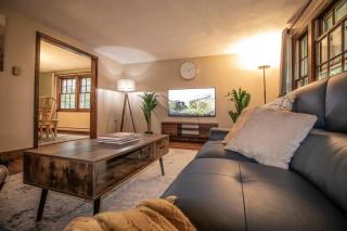 Modern 3 Bd, 2 Bath Spacious Apt Shrewsbury - Shrewsbury - 3