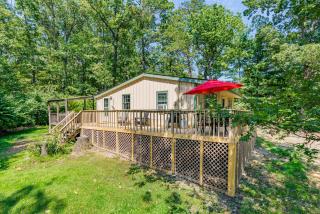 River Access Cabin w Hot Tub, Deck, Grill, & Wifi - Luray - 5