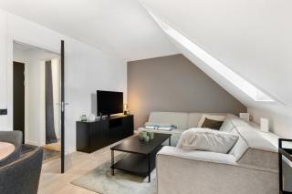 Central Modern Apartment - 9