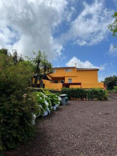 A Casa Amarela - Capelas - 9