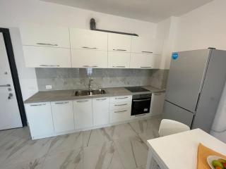 Beachside Charm Apartment - Golem - 7