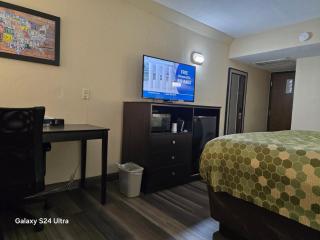 Econo Lodge Inn & Suites - Mason City - 2