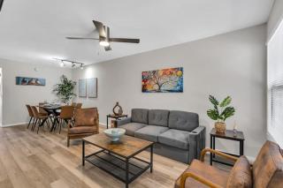 Modern Full Apt 2br/2bath W/Heated Pool, Spa & Gym - 0