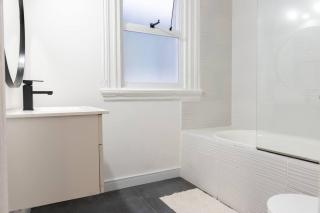 Lavalle 1362 by depptö - 1