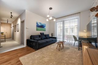 3 Bedroom Condo w Garage and Balcony - Budapest - 1