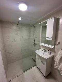 Julia Apartments - 4